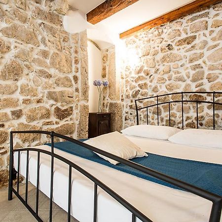 Apartment & Room Antonio Vrbnik Ngoại thất bức ảnh