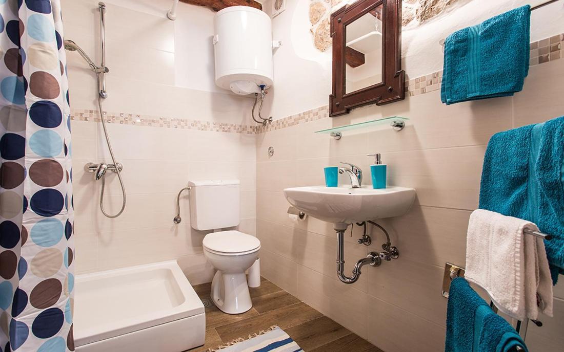 Apartment & Room Antonio Vrbnik Ngoại thất bức ảnh