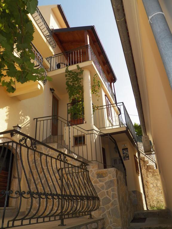 Apartment & Room Antonio Vrbnik Ngoại thất bức ảnh