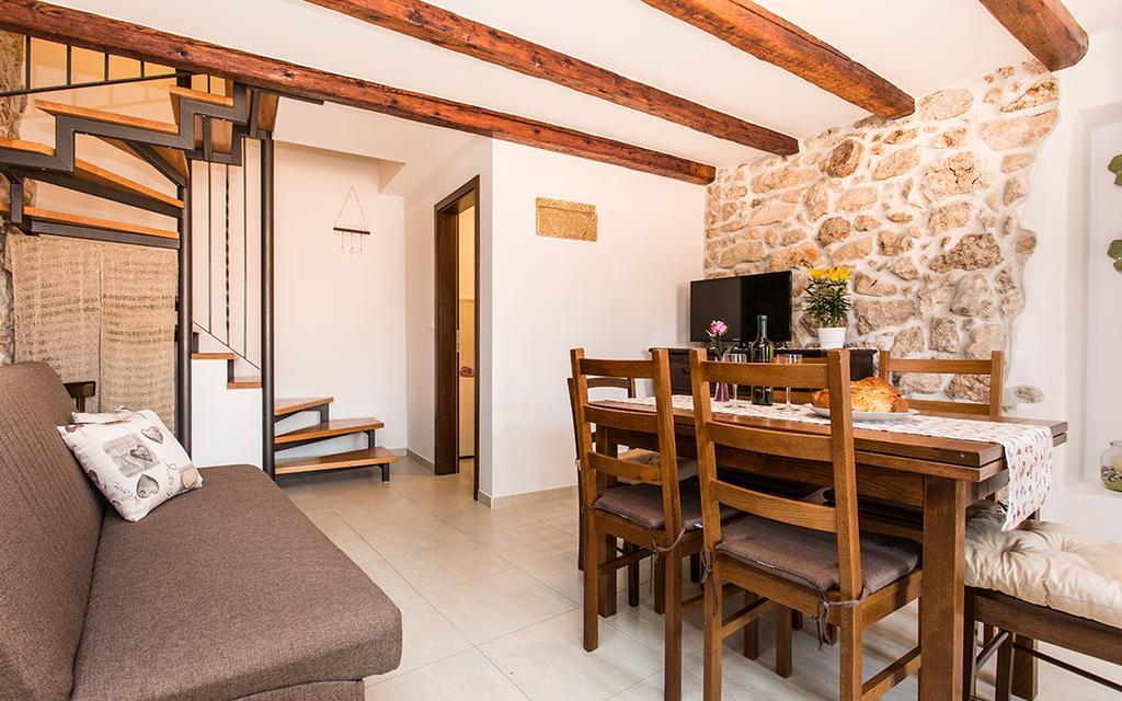 Apartment & Room Antonio Vrbnik Ngoại thất bức ảnh