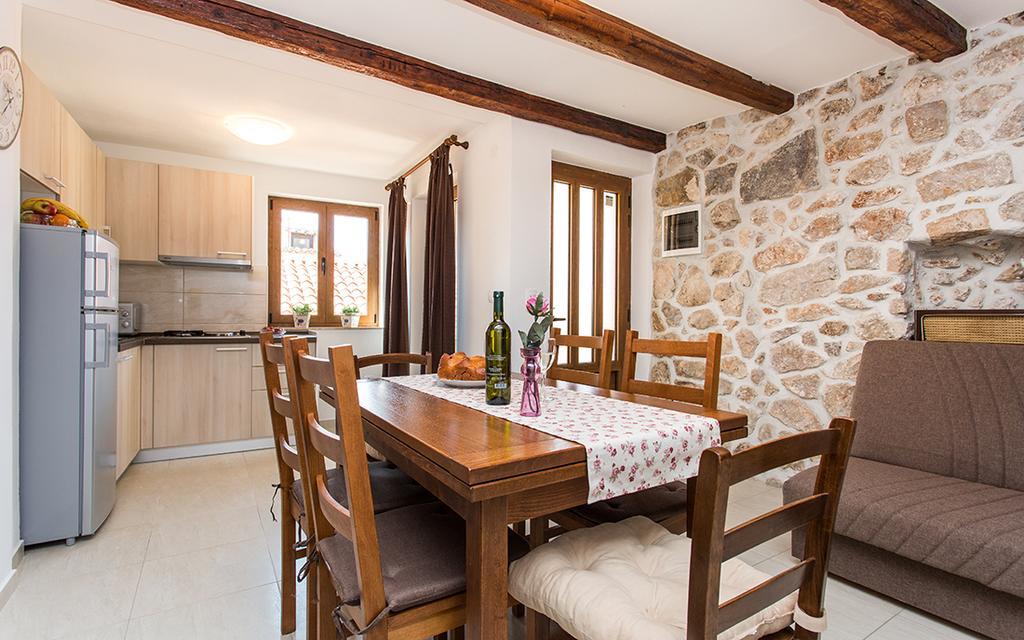 Apartment & Room Antonio Vrbnik Ngoại thất bức ảnh