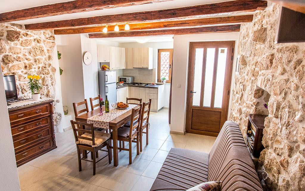 Apartment & Room Antonio Vrbnik Ngoại thất bức ảnh