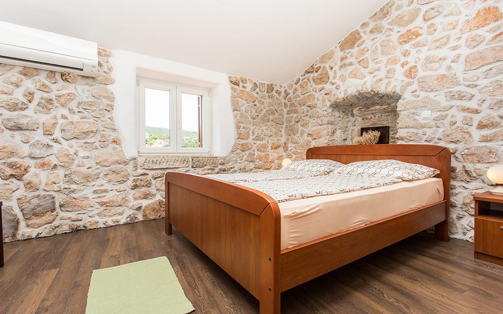 Apartment & Room Antonio Vrbnik Ngoại thất bức ảnh