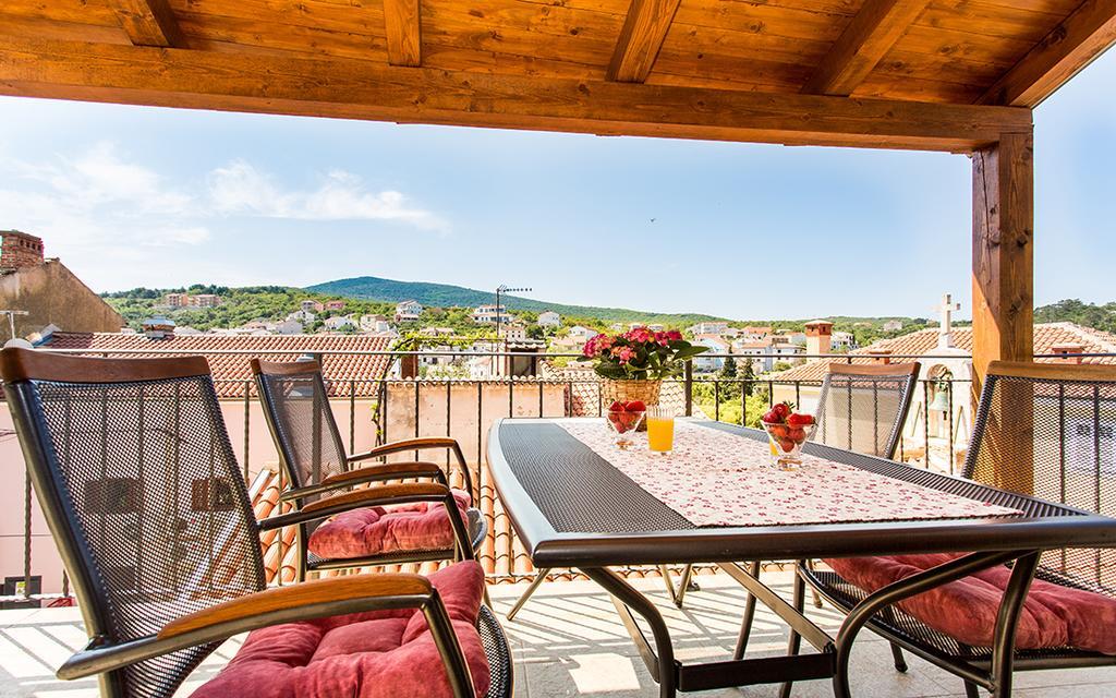 Apartment & Room Antonio Vrbnik Ngoại thất bức ảnh