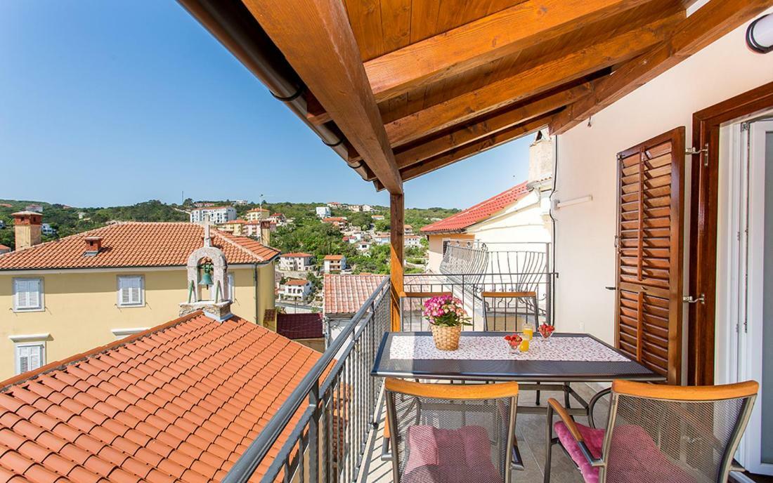 Apartment & Room Antonio Vrbnik Ngoại thất bức ảnh