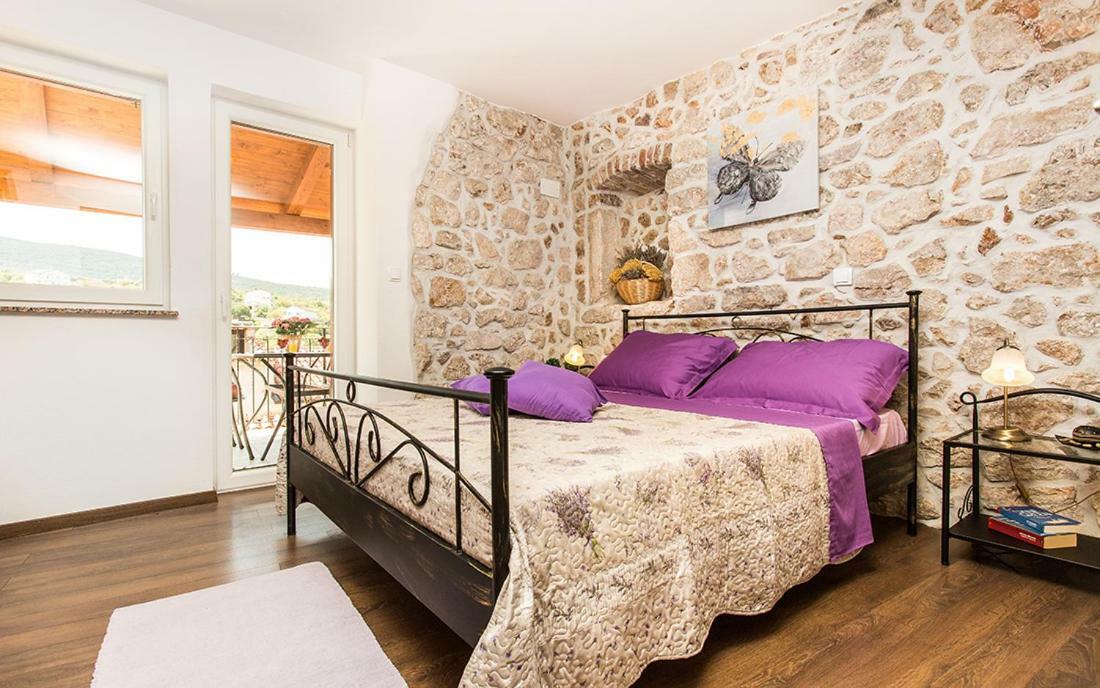 Apartment & Room Antonio Vrbnik Ngoại thất bức ảnh